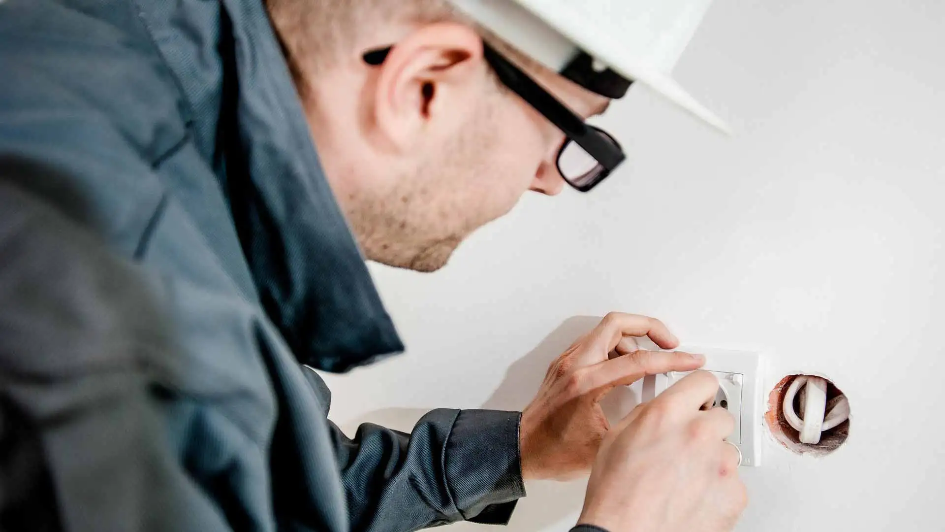 janeriat-electricite-generale-electricite-domotique-securite-eclairage-relamping-nimes-30